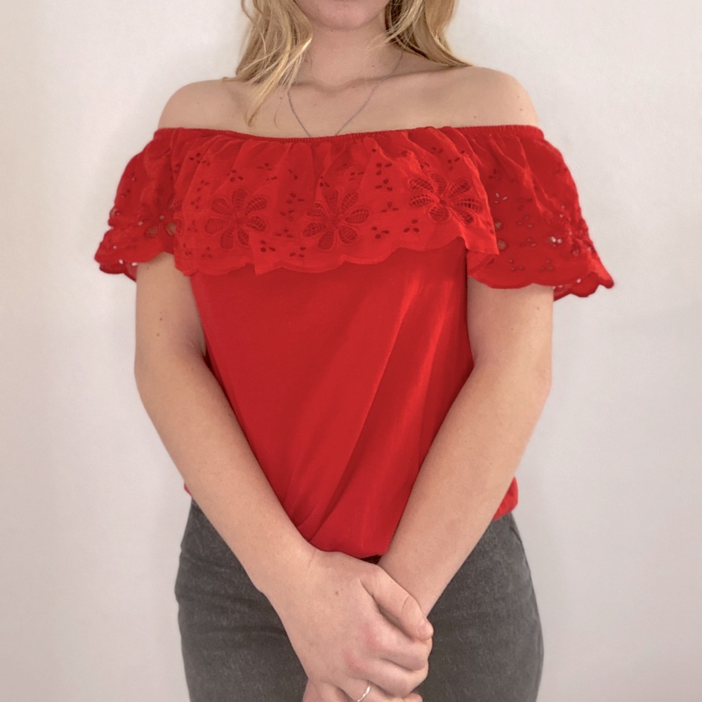 Off the shoulder T-shirt